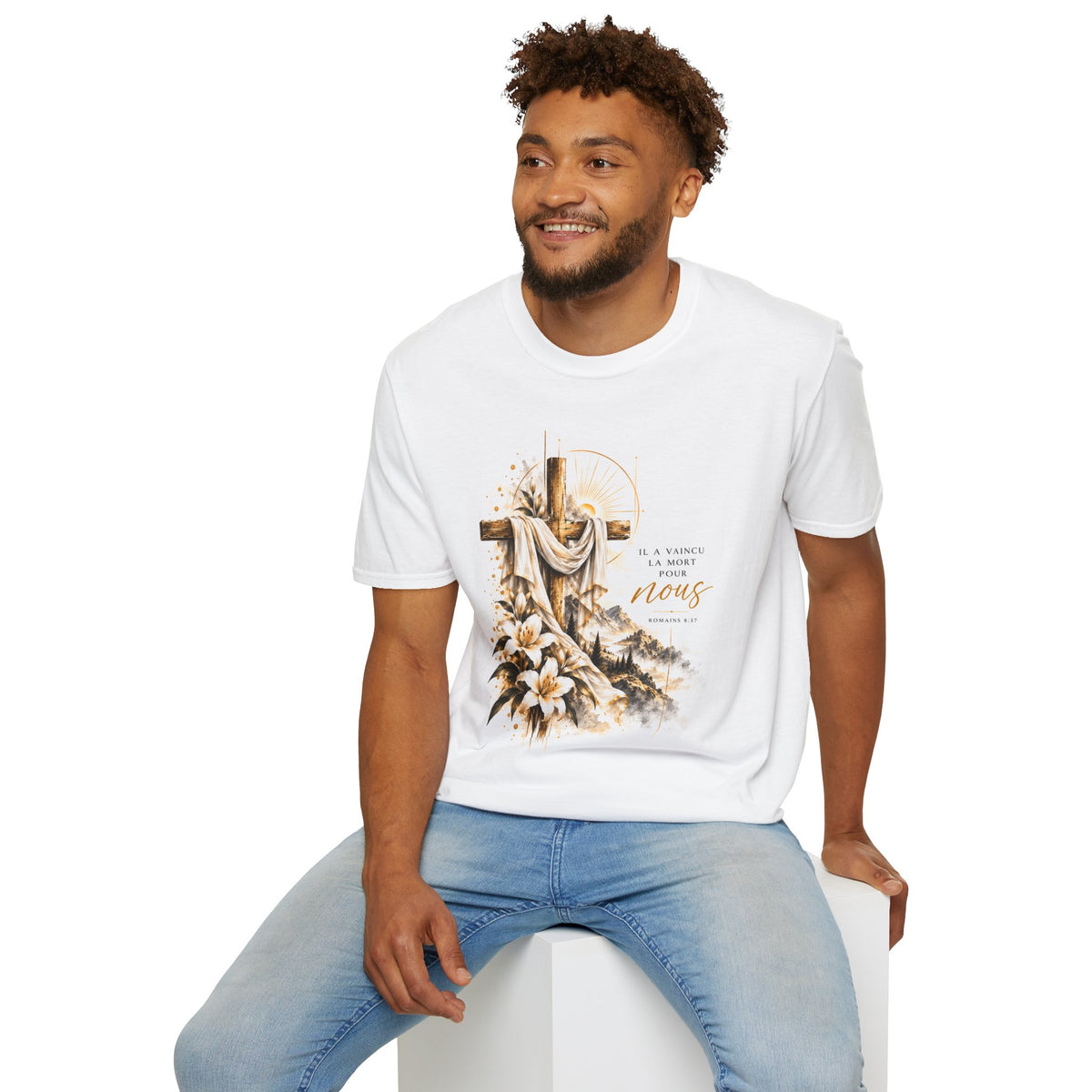T-shirt unisexe « Il a vaincu la mort pour nous »